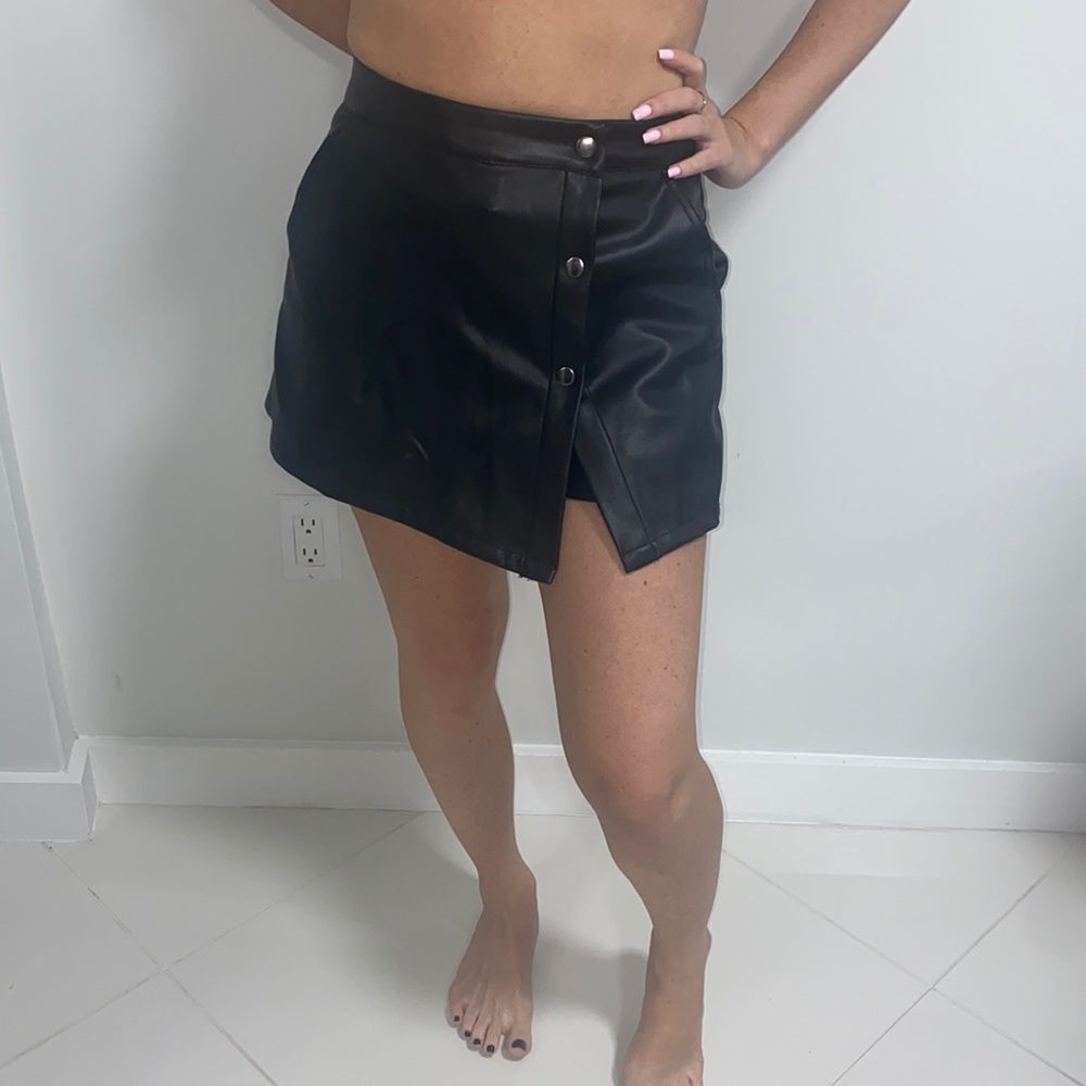 Zara SKORT - size medium
